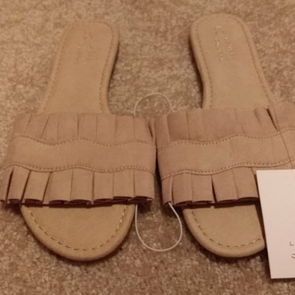 Shoe - Picture 8 of 8